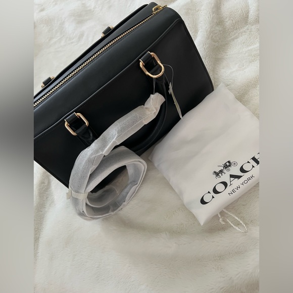 Coach - Picture 3 of 7